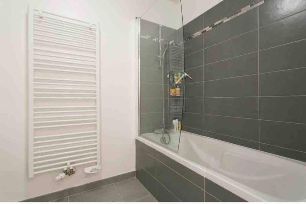 Cozy & Quiet Getaway Just 300M From Paris With Free Private Parking Appartement Gentilly Buitenkant foto
